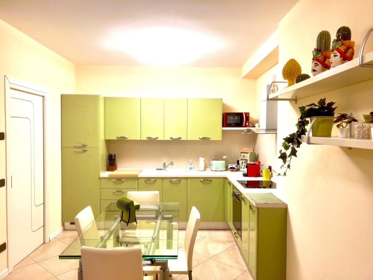 Limone Downtown Apartment ลีโมเนซุลการ์ดา ภายนอก รูปภาพ