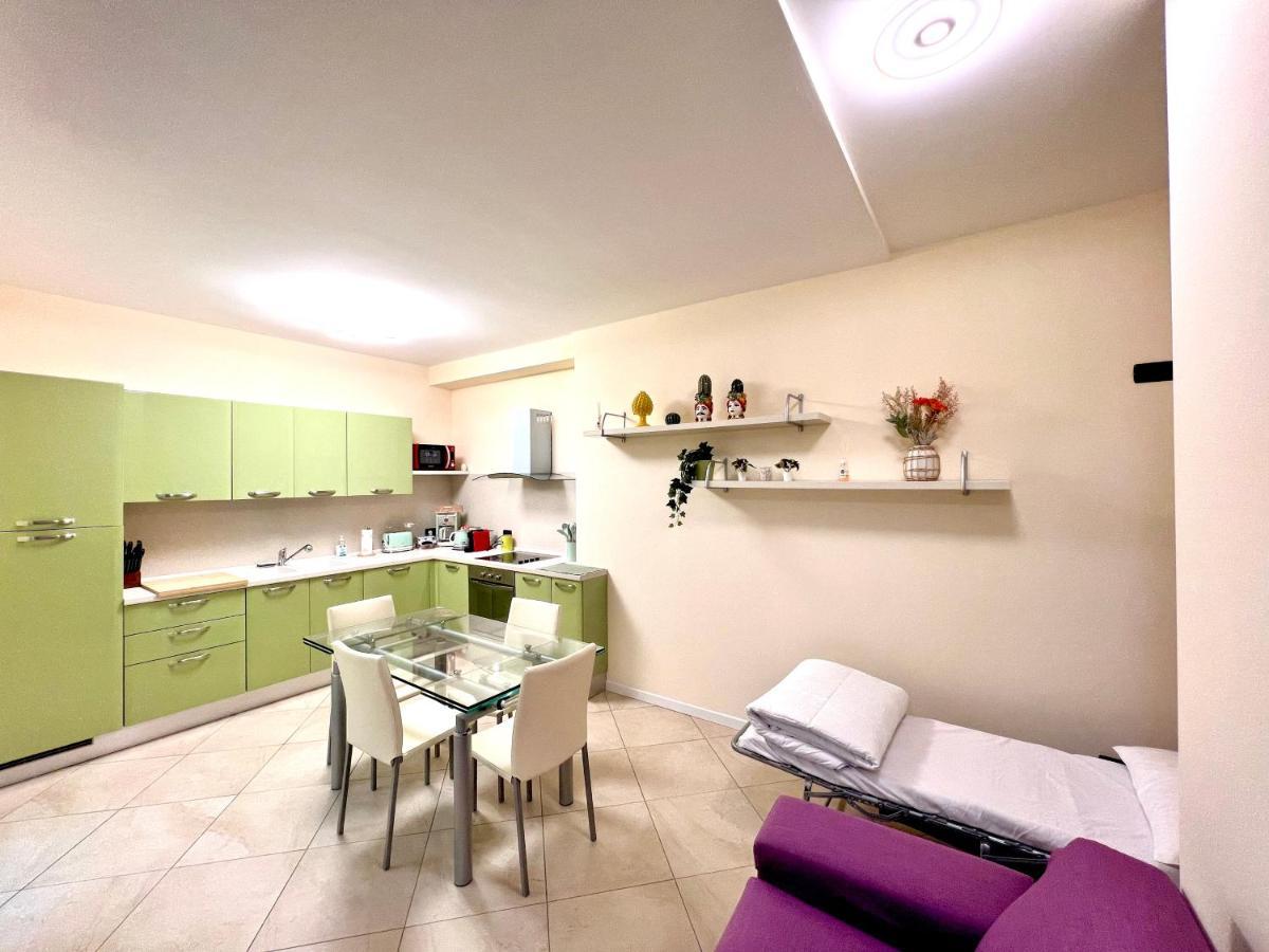 Limone Downtown Apartment ลีโมเนซุลการ์ดา ภายนอก รูปภาพ