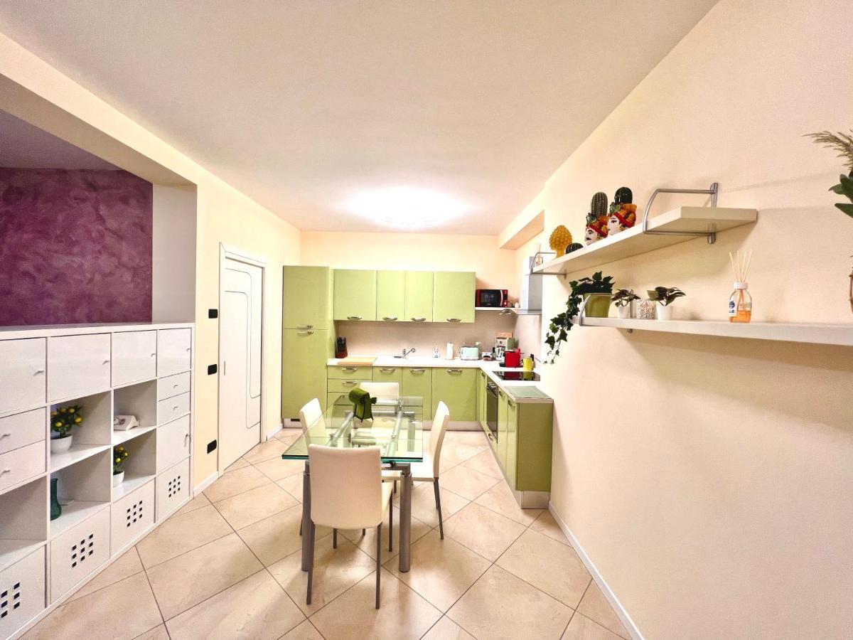 Limone Downtown Apartment ลีโมเนซุลการ์ดา ภายนอก รูปภาพ