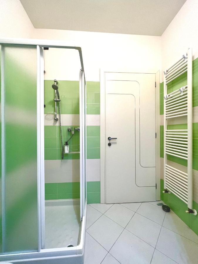 Limone Downtown Apartment ลีโมเนซุลการ์ดา ภายนอก รูปภาพ