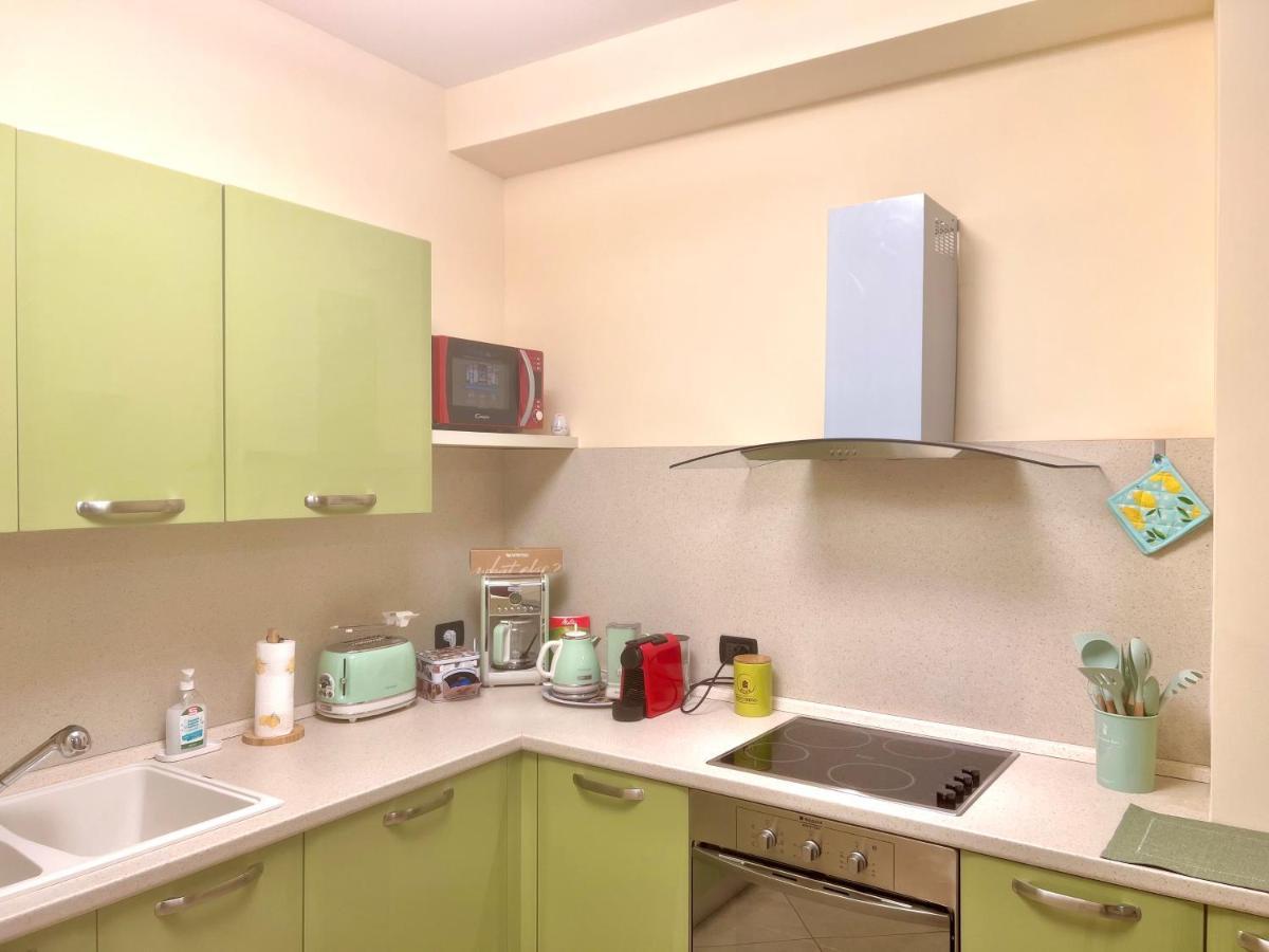 Limone Downtown Apartment ลีโมเนซุลการ์ดา ภายนอก รูปภาพ