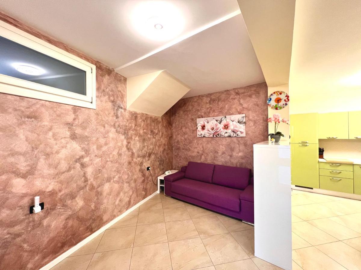 Limone Downtown Apartment ลีโมเนซุลการ์ดา ภายนอก รูปภาพ