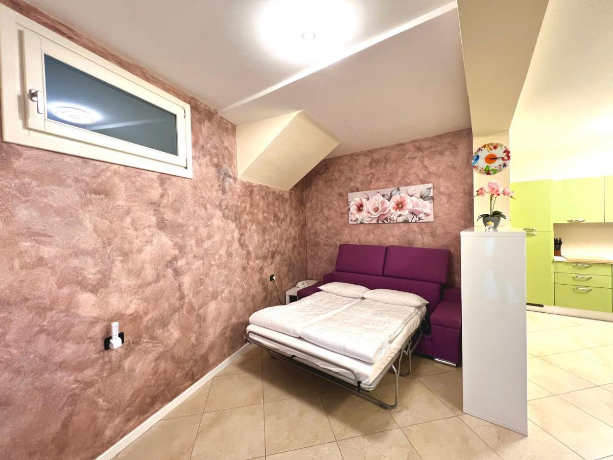 Limone Downtown Apartment ลีโมเนซุลการ์ดา ภายนอก รูปภาพ